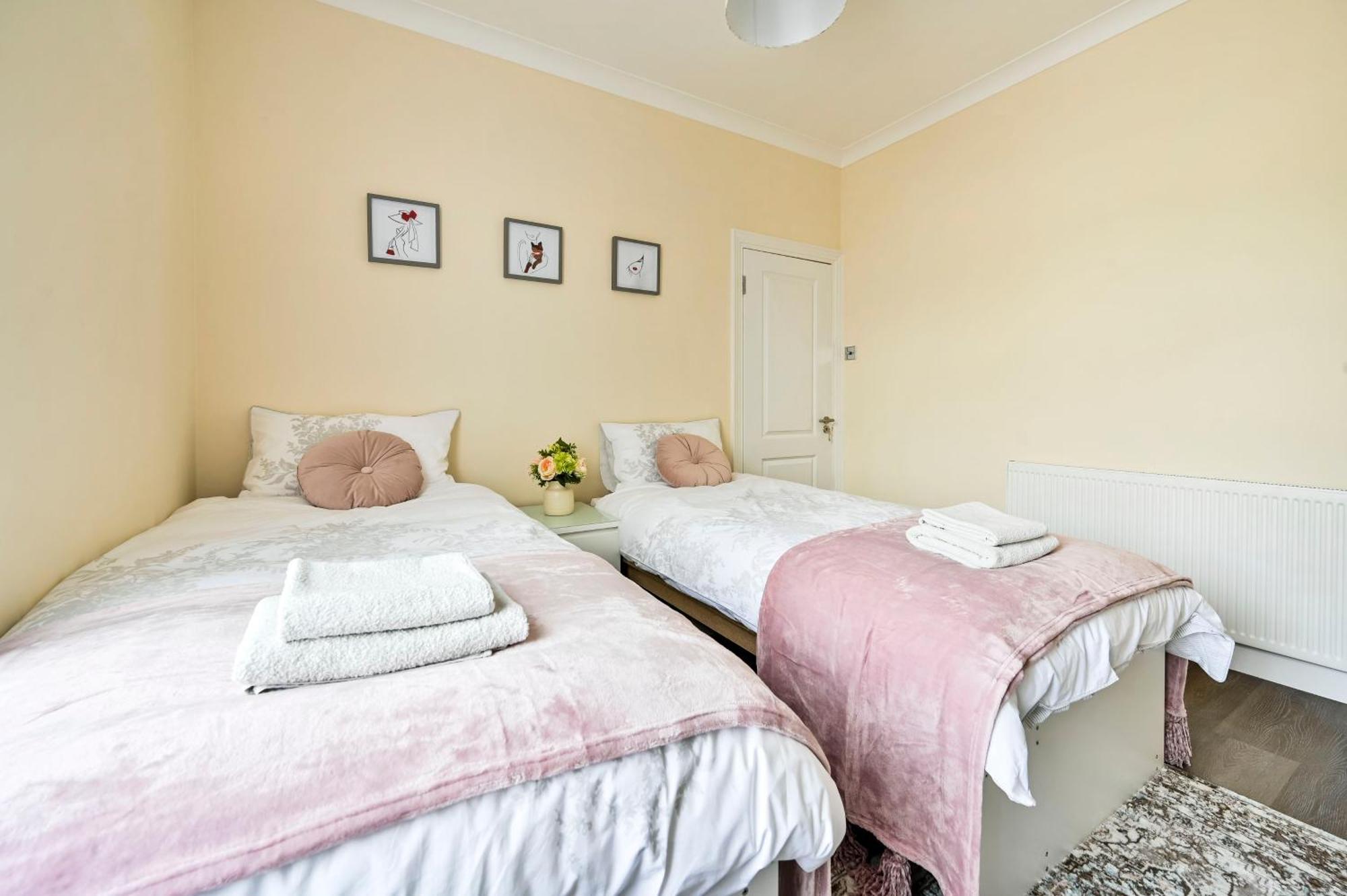A Two Bedroom A Stride Away From Meridian Greenwich Londra Esterno foto